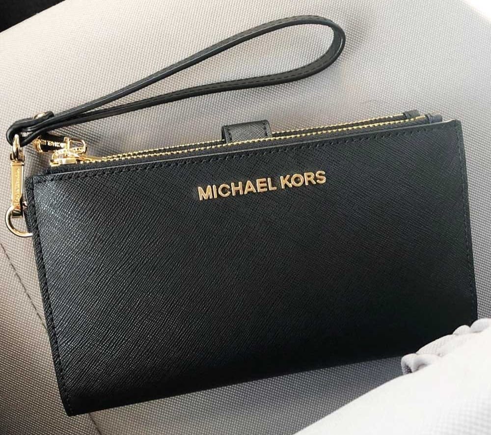 Michael Kors Women's Wristlet - Fashionable Must-Have!